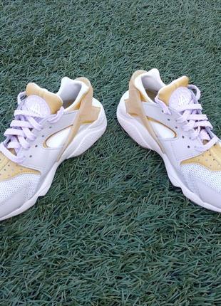 Жіночі кросівки nike air huarache run6 фото