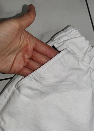 Джинсовые белые шорты бриджи для худенького мальчика m&s 7-8-9 лет 122-128-134см3 фото