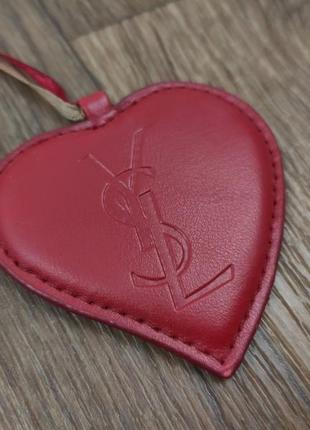 Брелок yves saint laurent ysl сердце красное от сумки кожаное сердечко аксессуар подвеска брелки украшение амулет