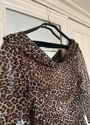 Сукня силуетна  міді в леопардовому принті від андре тан
