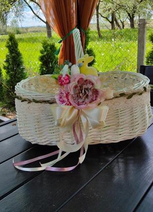 Декор на крупной корзине
