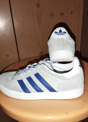 Детские кроссовки кожаные adidas1 фото