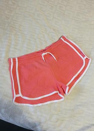Спортивные шорты