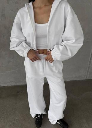 Женский костюм укороченная кофта и прямые штаны1 фото
