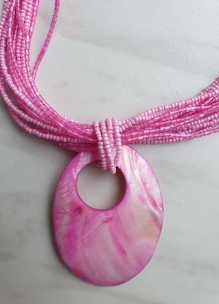Стильное розовое ожерелье из бисера с ракушек2 фото