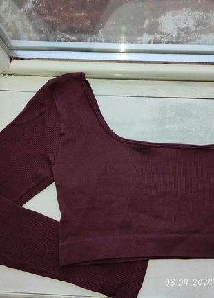 Топ в рубчик на один рукав