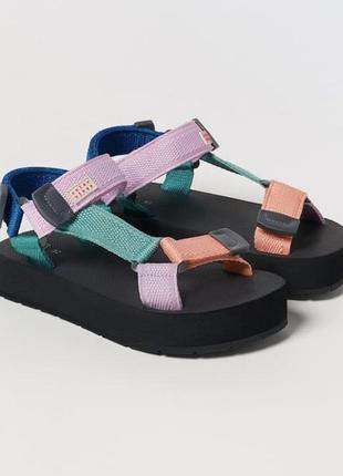 Босоніжки 35р zara