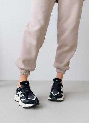 Женские кроссовки в стиле new balance 9060 сенсел беленс / демисезонные / весенние, летние, осенние / обувь / замша, сетка / белые, черные3 фото