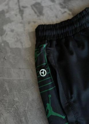 Мужские спортивные штаны nike на весну в черно-зеленом цвете premium качества, стильные и удобные брюки на каждый день5 фото