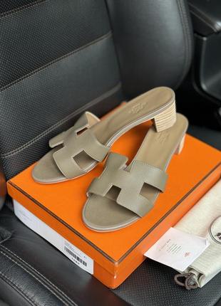 Шлепки шлепанцы в стиле hermes