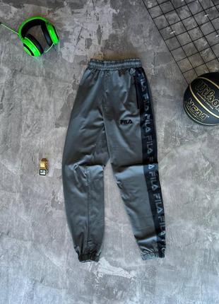 Мужские спортивные штаны fila на весну в серо-черном цвете premium качества, стильные и удобные брюки на каждый день3 фото