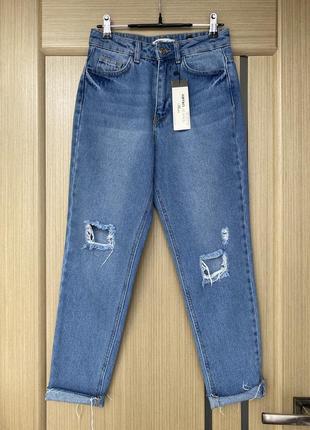 Джинси мом з потертостями