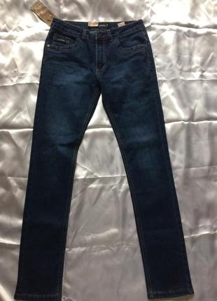 Джинси. прямі
