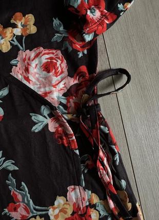 Блуза топ на запах с коротким рукавом и цветочным принтом vila clothes6 фото