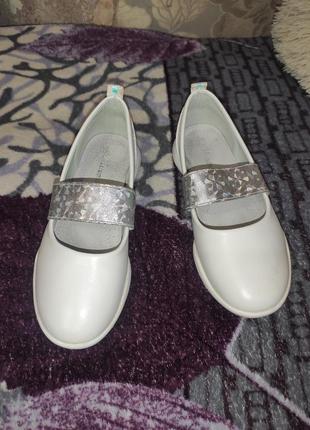 Ботинки для девочки