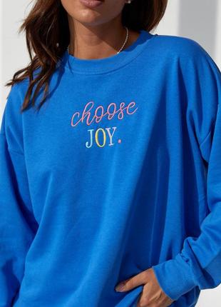 Свитшот женский с вышитой надписью choose joy, цвет: синий4 фото