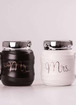 Набір кружок керамічних 450 мл mr&mrs з кришкою 2 штуки