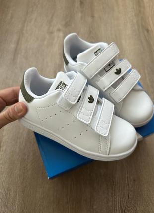 Кросівки дитячі adidas2 фото