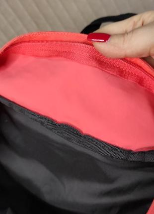 Класний яскравий рюкзак від "adidas"10 фото