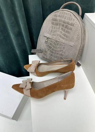Екслюзивні туфлі лодочки з італійської шкіри та замші жіночі на підборах з бантиком4 фото