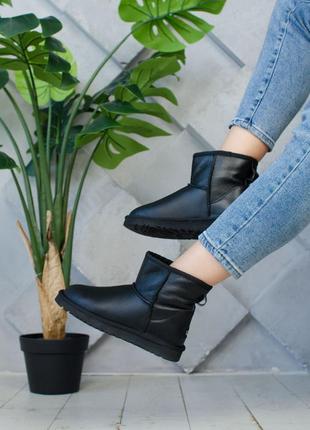 Женские чёрные угги ugg mini classic black leather