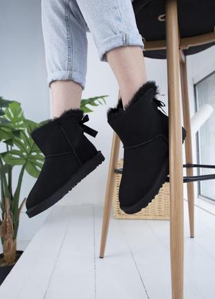 Жіночі чорні замшеві уггі з бантом ugg mini bailey bow black