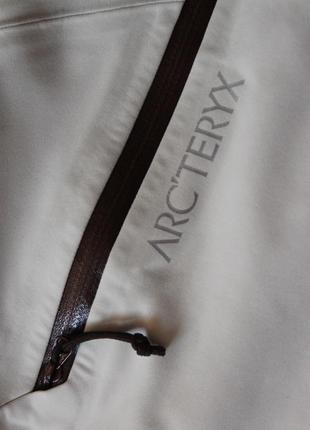 Женская трекинговая куртка arcteryx оригинал софтшел мембранная c6 фото