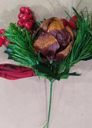 Роздественская композиция зимний букет с ягодами на одной ветке. 20 см.2 фото