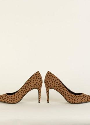 Леопардовые туфли на шпильке8 фото