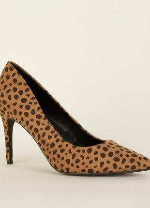 Леопардовые туфли на шпильке9 фото
