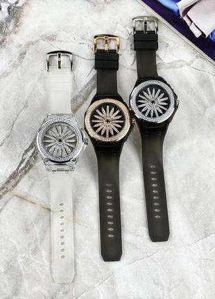 Жіночий наручний годинник skmei 15364 фото