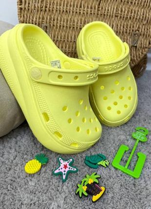 Детские кроксы сабо на платформе crocs classic crush kids yellow новинка новинка1 фото