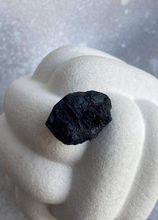 Шерл необроблений натуральний 30*22*15 мм камінь кристал чорний турмалін.2 фото