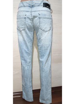 Новые фирменные джинсы брюки брюки трубы прямые1 фото