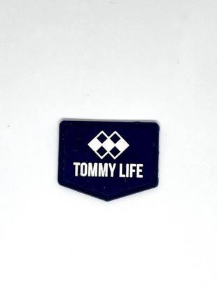 Нашивка tommy hilfiger томмі хілфігер 40х32 мм (темно-синій/білий)