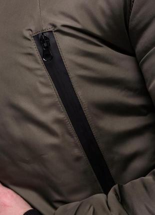 Чоловіча утеплена куртка бомбер хакі кольору8 фото