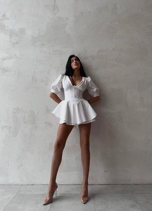 Білий жіночий трендовий комбінезон літній комбінезон з шортами спідницею4 фото