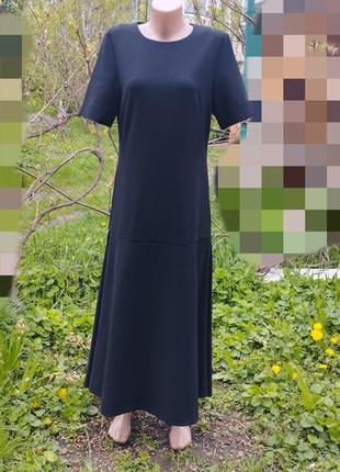 Чорна сукня cos