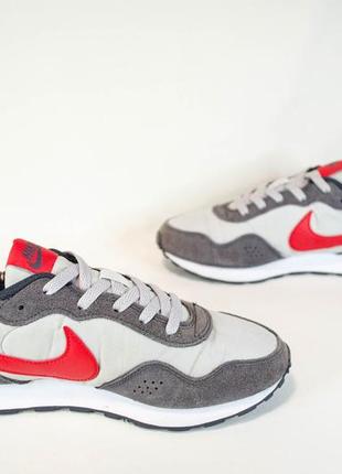 Nike є valiant кросівки для бігу оригінал! розмір 39-40 25 см5 фото