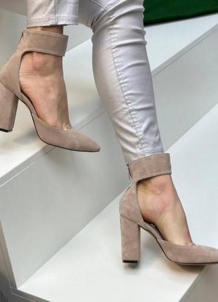Стильні туфлі з натуральної італійської шкіри та замші жіночі на підборах з ремінцем