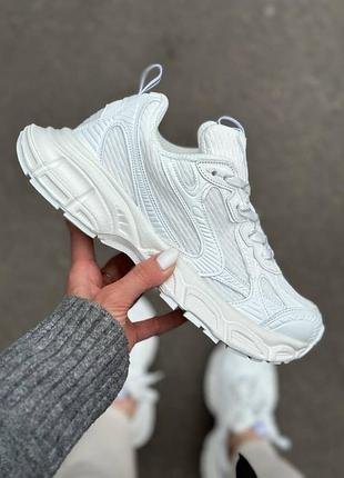 Білі кросівки жіночі з натуральної шкіри