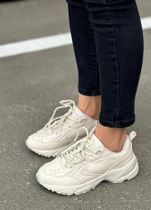 Кроссовки женские