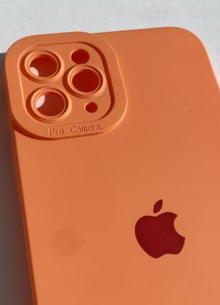 Чехол на iphone 11 pro. не ношен!! долго стоял яблоко чуточку стерлось, и под камерой «pro camera» чуточку черное.