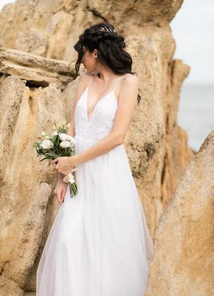 Весільна сукня з відкритою спинкою2 фото