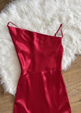 Атласное платье макси с разрезом на ноге красное sbetro размер s3 фото
