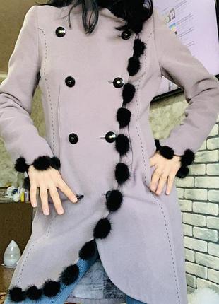 Пальто зимове, утеплене, з натуральної норкою