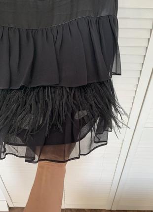 Черное платье, платье с перьями, бисером и вставками кружева3 фото