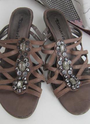 Дуже зручні шкіряні шльопанці з намистинками 37 р.
