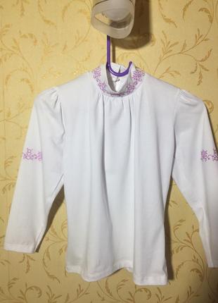 Гольфик з вишивкою.