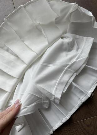 Трендовая белая теннисная школьная міні  юбка шорты2 фото